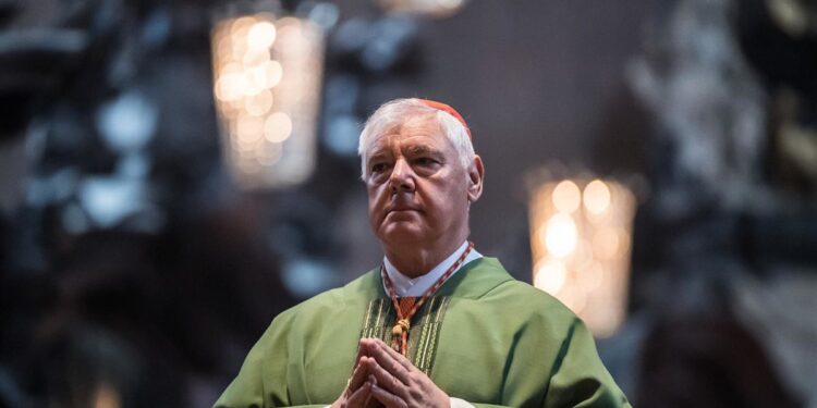 Un cardenal alemán le entra al Papa, dice que su reforma lleva un giro protestante