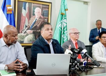 Fuerza del Pueblo dice tiene explicación a escasez de pasaportes