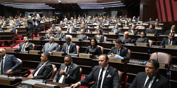 Cámara de Diputados celebra segunda sesión y conoce importantes proyectos