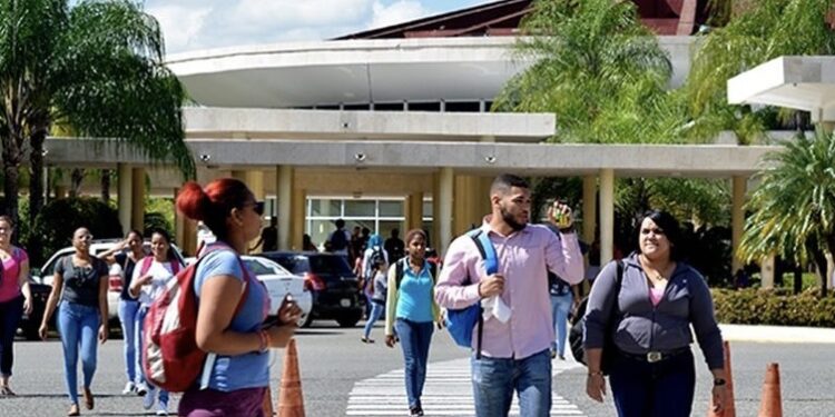 Movimiento Estudiantil de la UASD vuelve a las calles en protesta