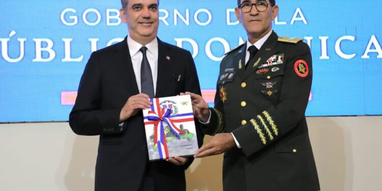 Libro Blanco define estrategia para defensa nacional