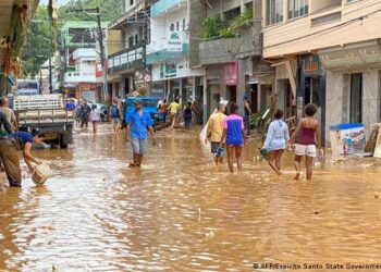 Torrenciales lluvias dejan al menos 40 muertos en Brasil