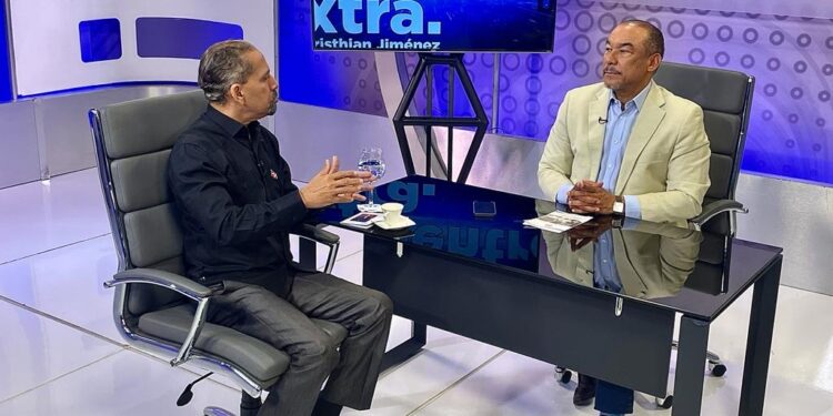 Uribe cree existe agenda global procura separar jovenes del conocimiento histórico