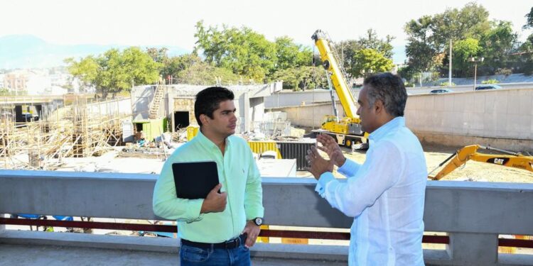 Ministro de la Presidencia destaca avance trabajos teleférico y monorriel de Santiago