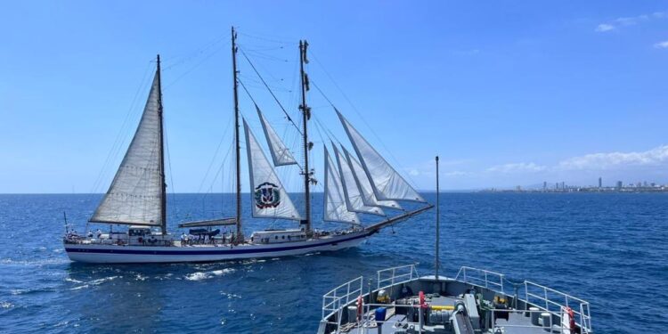 Naves de mar y tierra se exhibirán durante desfile militar el 27 de febrero