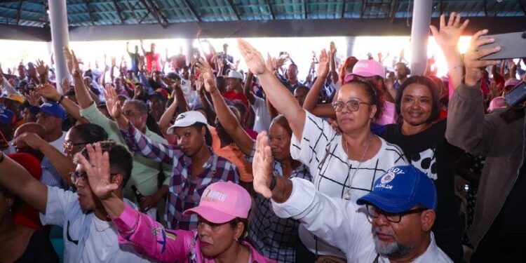 Exalcalde Eddy Abreu pasa al PRM; Ito Bisonó ve una “necesidad reelección Abinader”