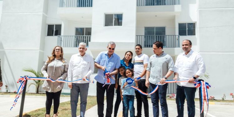 Gobierno entrega tercera etapa del proyecto Mi Vivienda Los Salados