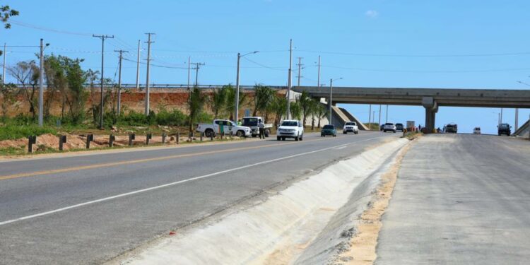 Gobierno inaugura trayecto de la Avenida Ecológica de Santo Domingo Este