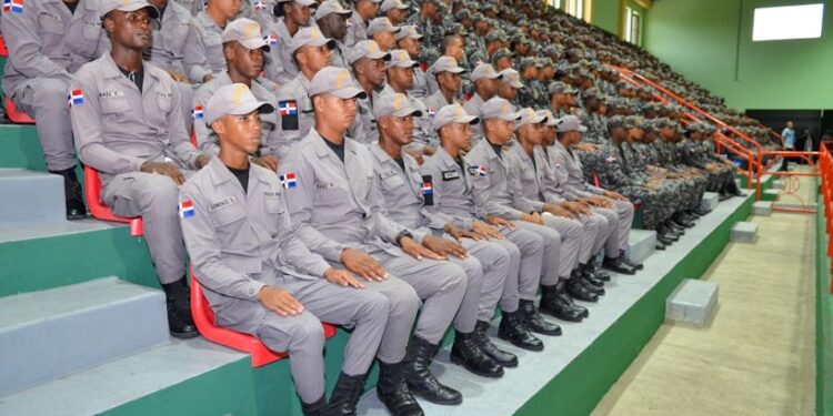 Convocan jóvenes interesados en ingresar a la Policía Nacional