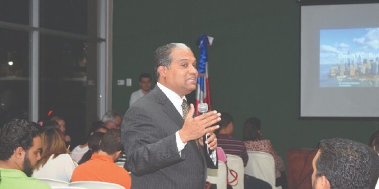 Egresado UNPHU Feniosky Peña Mora es nombrado decano en el Tecnológico de Monterrey