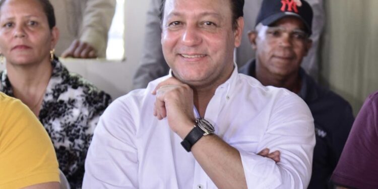 Abel Martínez dice rescataría cada rincón del país así como se rescató Santiago