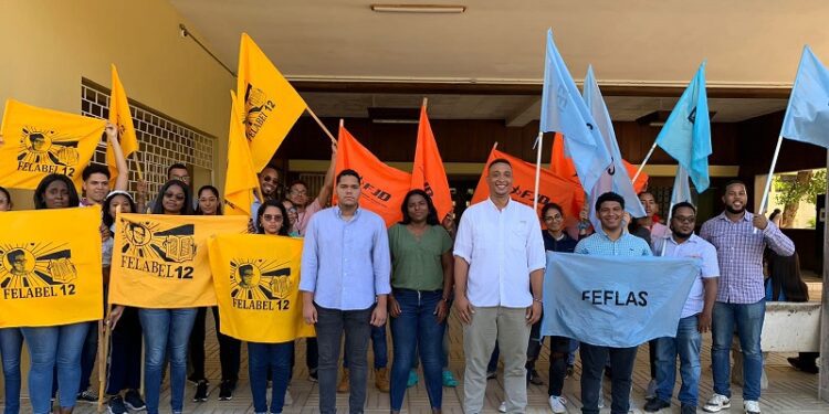 Grupos estudiantiles desmienten solución problema inscripción en la UASD