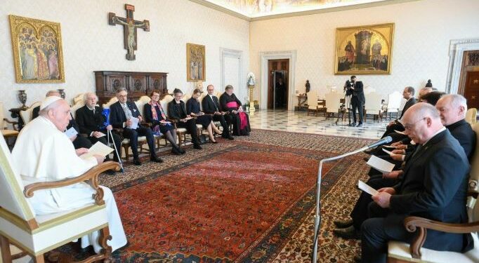 Lo que dijo el Papa sobre la fusión hombre y máquina