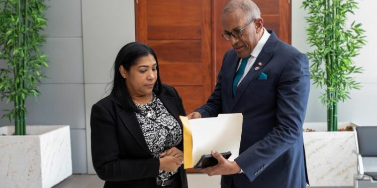 Contralor de la República deposita declaración jurada en Cámara de Cuentas 