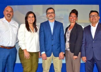 Farmaconal presenta sistema de reemplazo articular reverso de hombro