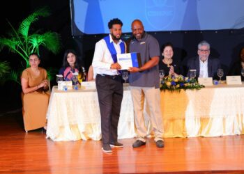 Gradúan como bachilleres a 109 aspirante a la MLB