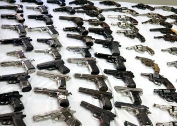 Fiscalía de Santiago entrega más de 500 armas de fuego a Interior y Policía