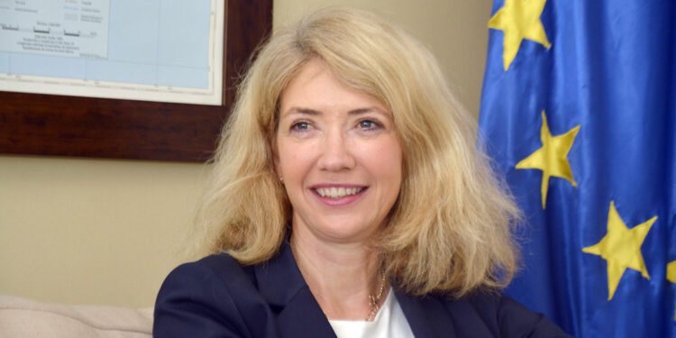 Embajadora Unión Europea niega dominicanos vayan a poder a viajar a Europa sin visas