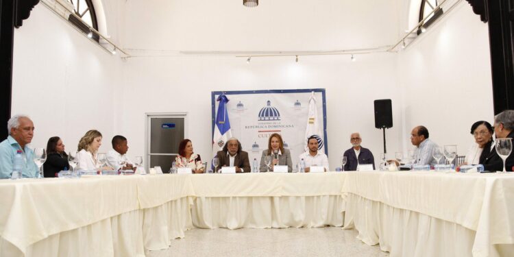 Rafelito Mirabal y Chiqui Checo asumen la dirección de Cultura y Teatro del Cibao