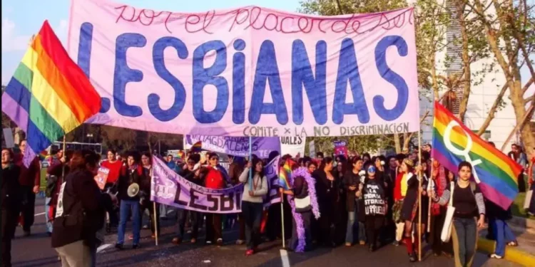 HRW denuncia ataques feroces y discriminación contra mujeres LBQ+