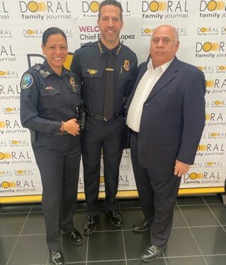 Médico dominicano consolida liderazgo en Doral en FL