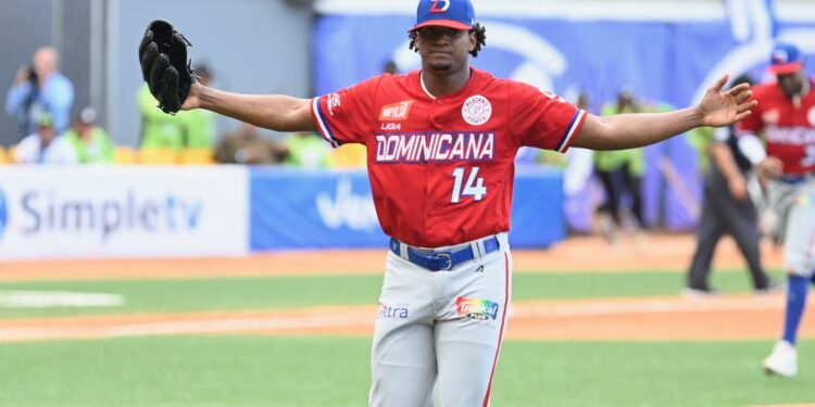 Licey asigna a Domingo Robles para tratar de revertir derrota ante Colombia