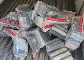 Descubren 92 paquetes de presunta cocaína dirigida a Holanda