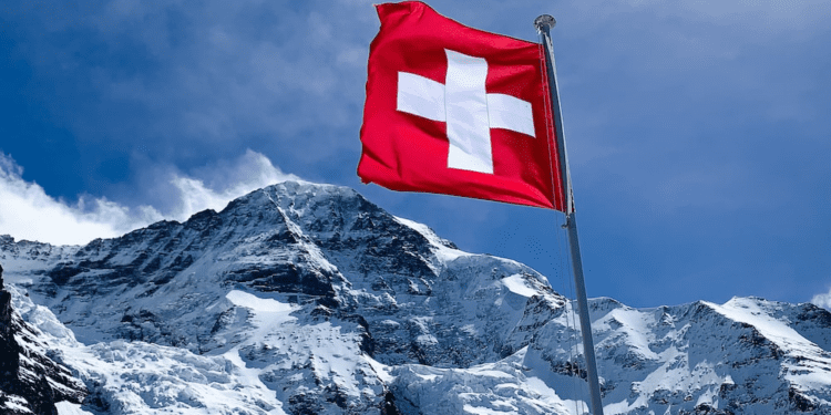 Suiza declara ilegal confiscar bienes privados de ciudadanos rusos