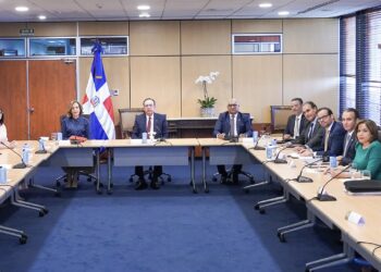 Gobernador del BCRD destaca resiliencia del sector externo