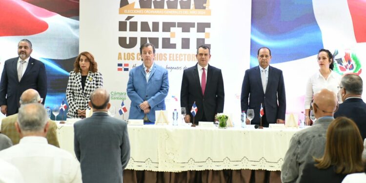 Miembros del Pleno JCE se reunieron con sectores de Santiago