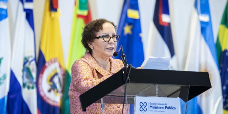 Procuradora Germán  dice debe serguir esfuerzo en combate al narcotráfico y lavado de activo