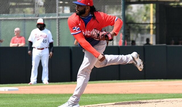 Johnny Cueto satisfecho con actuación de equipo ante los Mellizos 