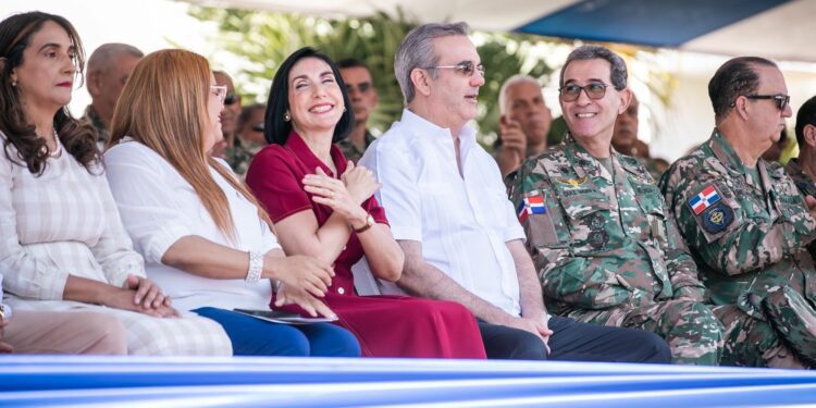 Exhibición de patriotismo en conmemoración batalla 19 de marzo