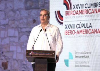 Abinader llama a revitalizar democracias e instituciones en Iberoamérica 
