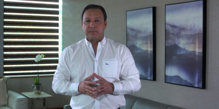 Abel Martínez no reacciona a Operación Calamar y fustiga al Gobierno por crisis en Pasaportes