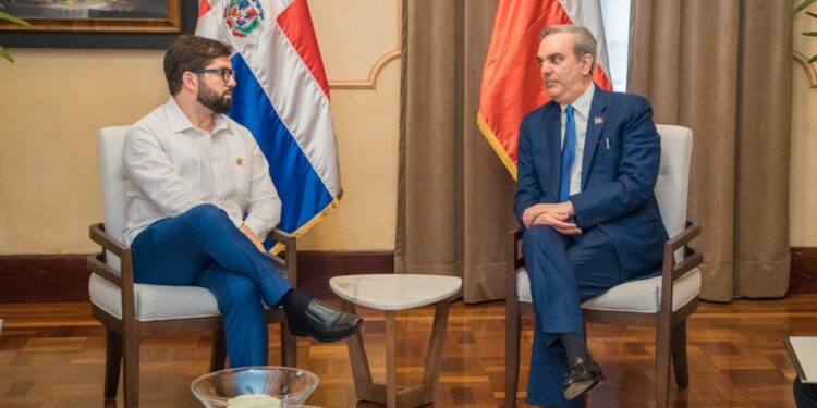 Abinader recibe a su homólogo de Chile, Gabriel Boric en el Palacio Nacional