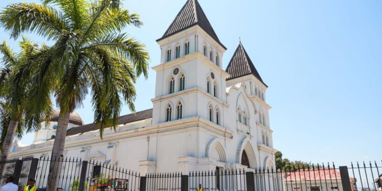 Gobierno inicia reconstrucción Centro Histórico y Cultural de Santiago