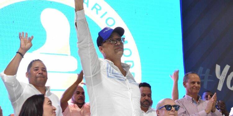 Tres alcaldes y otros dirigentes PLD, PRD y FP se juramentan en el PRM