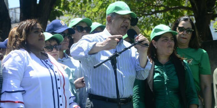 El mensaje de Leonel Fernandez a las mujeres que marcharon  este domingo