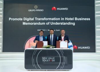 Grupo Piñero y Huawei firman un acuerdo tecnológico en RD
