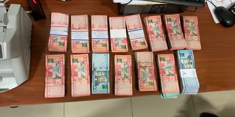 Autoridades desmantelan bandas y ocupan drogas, dinero y armas 