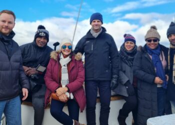 Periodistas dominicanos conocen el origen del auténtico Bacalao Noruego