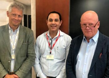 Especialista en Urología realiza exclusivo curso en Cirugía Robótica