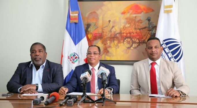 ADESS anuncia cambio de 90,000 tarjetas de bandas a chips