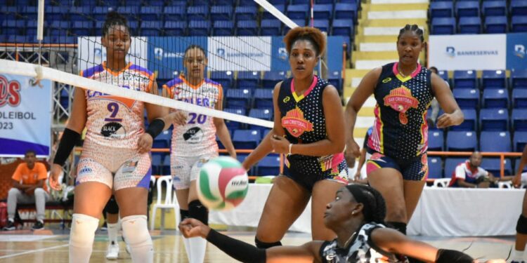Calero extiende invicto en Copa de Campeones Voleibol Superior