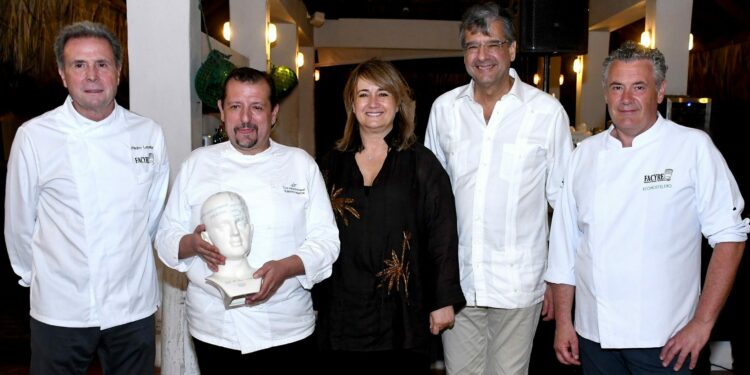 Chef Alberto Martín reconocido como Embajador de la Gastronomía Española