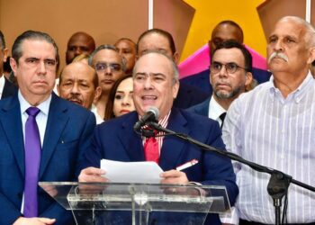 PLD reacciona al arresto de ex funcionarios y pide investigar a Luis Abinader