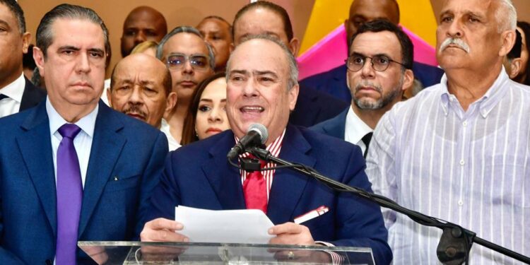 PLD reacciona al arresto de ex funcionarios y pide investigar a Luis Abinader