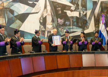 Unos 3,474 nuevos abogados se suman a un mercado cargado de profesionales del derecho