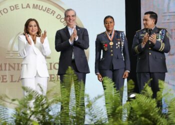 Presidencia y ONU reconocen dos mujeres policías destacadas